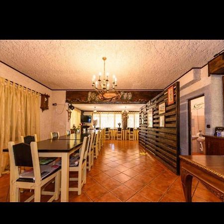 Hôtel Vila Colt De Rai à Rîşnov Extérieur photo