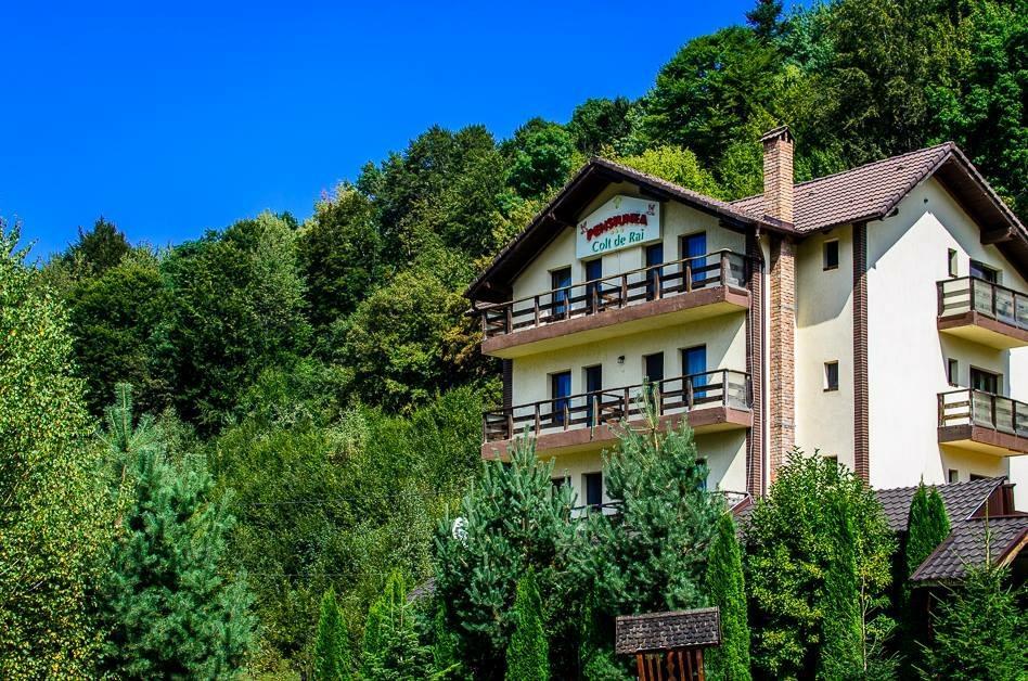 Hôtel Vila Colt De Rai à Rîşnov Extérieur photo