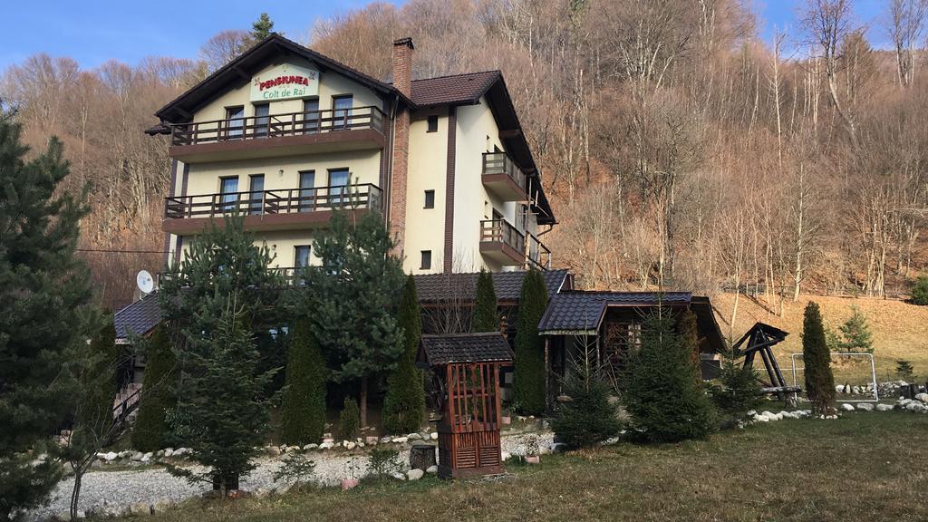 Hôtel Vila Colt De Rai à Rîşnov Extérieur photo